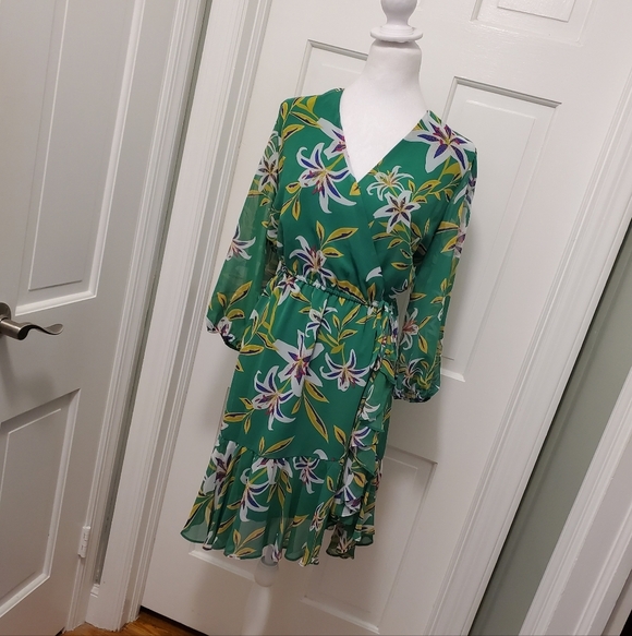 New York & Company Dresses & Skirts - New York & Co. Eva Mendes Collection Green Floral Print Dress Size Medium